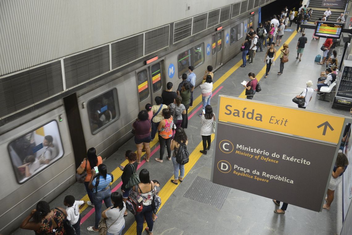 Fernando Frazão/Agência Brasil Plataforma de embarque da estação Central do Metrô Rio, no centro da cidade.