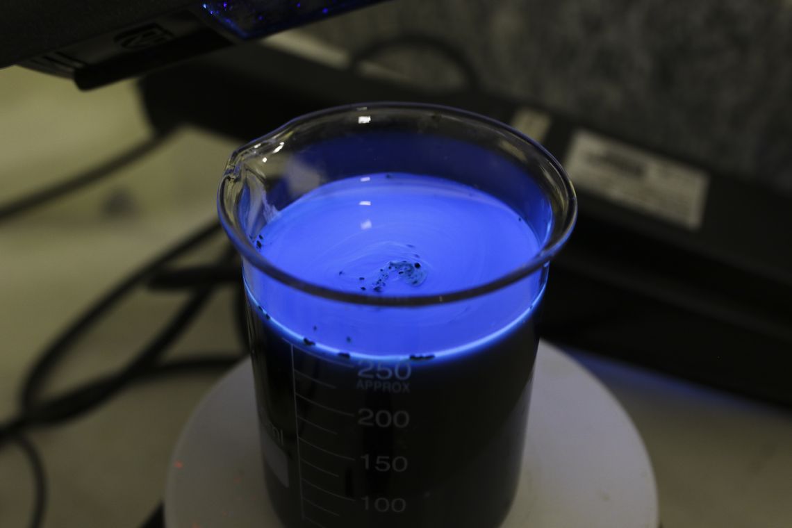 Marcello Casal JrAgência Brasil O Instituto de Química da UNB, em parceria com a Embrapa, desenvolveu uma nanotecnologia capaz de incrementar a produtividade das plantas, aumentar o valor nutritivo dos alimentos, a substância Krill A32.