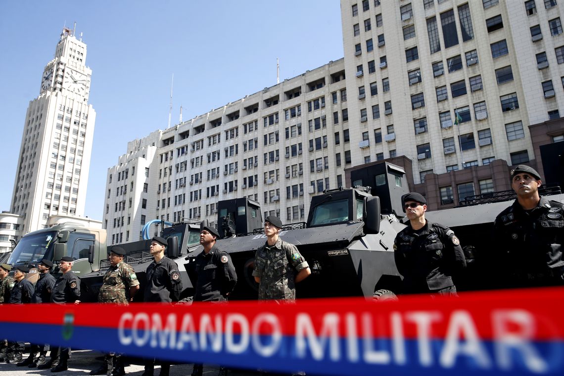 Tânia Rêgo/Agência Brasil Rio de Janeiro - Exército entrega seis veículos blindados à Secretaria de Estado de Segurança do Rio (Tânia Rêgo/Agência Brasil)