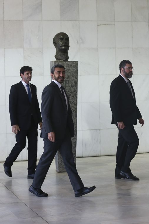 José Cruz/Agência Brasil O ministro das Relações Exteriores, Ernesto Araújo, recebe o ministro dos Negócios Estrangeiros e Cooperação Internacional dos Emirados Árabes Unidos, Xeique Abdullah bin Zayed Al Nahayan, no Palácio Itamaraty.