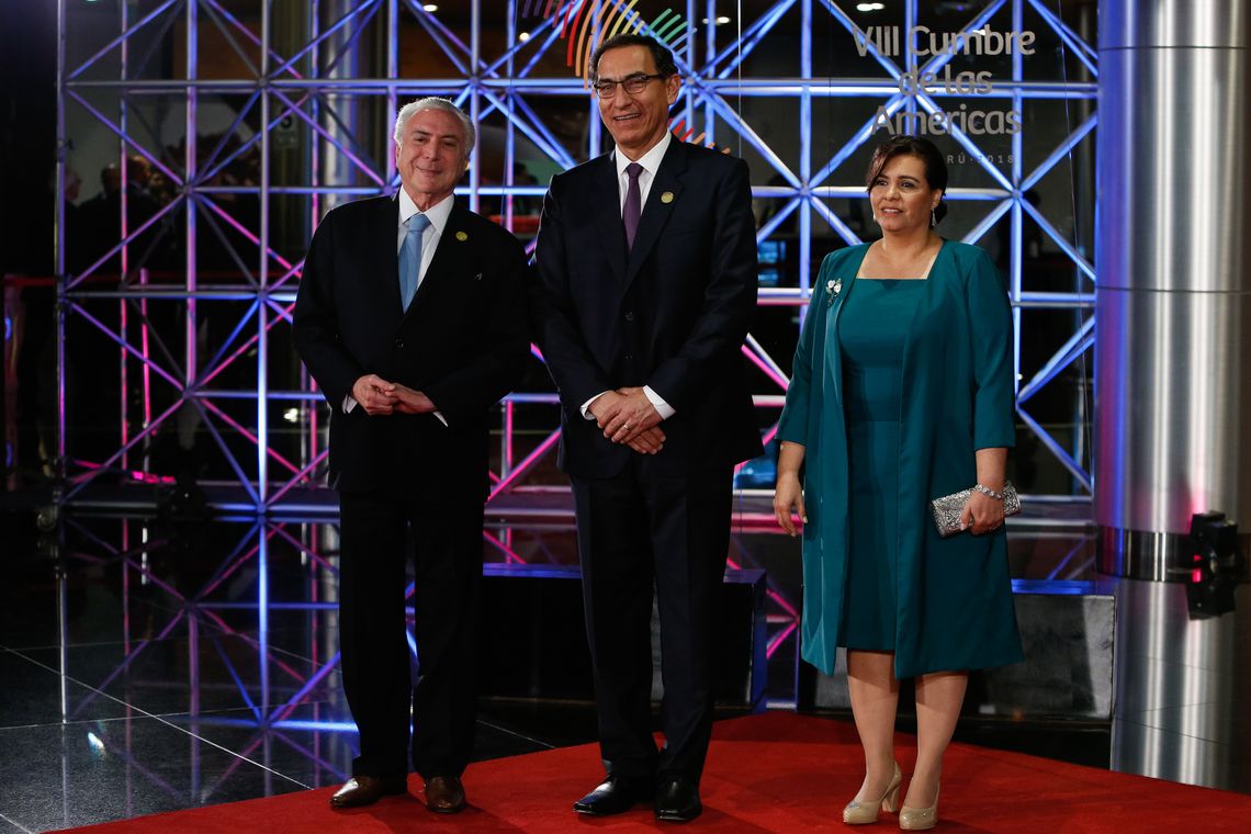 Alan Santos/PR Lima - Presidente da República, Michel Temer e o Presidente da República do Peru, Martin Alberto Vizcarra e senhora (Alan SantosPR)