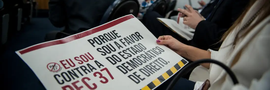 ministério público pec 37 São Paulo - Procuradores e promotores de Justiça de São Paulo lançam manifesto contra a PEC 37, proposta de emenda constitucional que pretende retirar o poder de investigação dos ministérios públicos de todo o país