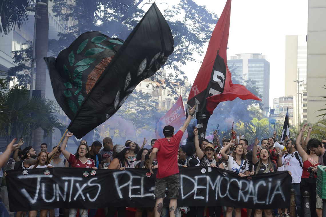 Tânia Rêgo/Agência Brasil Ato Contra o Retrocesso em Defesa da Democracia, na Cinelândia, região central do Rio de Janeiro.