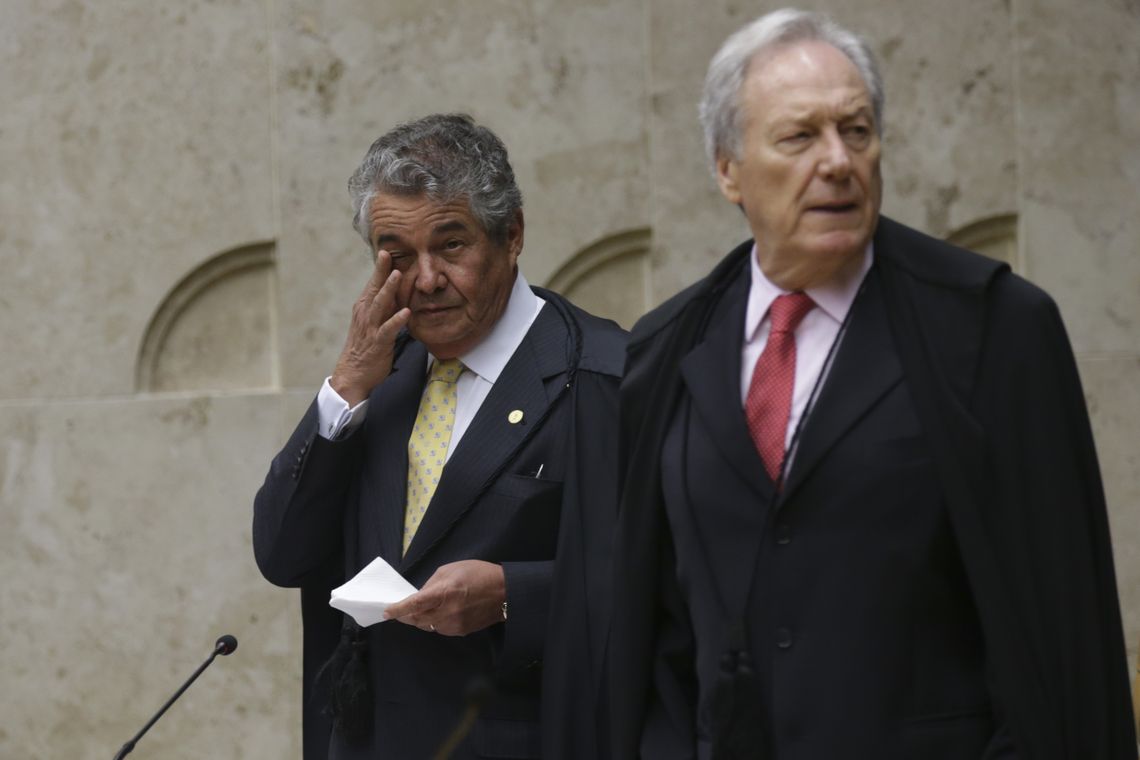 Antonio Cruz/Agência Brasil Os ministros Marco Aurélio Mello e Ricardo Lewandovski durante o julgamento em que o STF decide pela legalidade ou não da prática de sacrifícios animais em cultos religiosos.