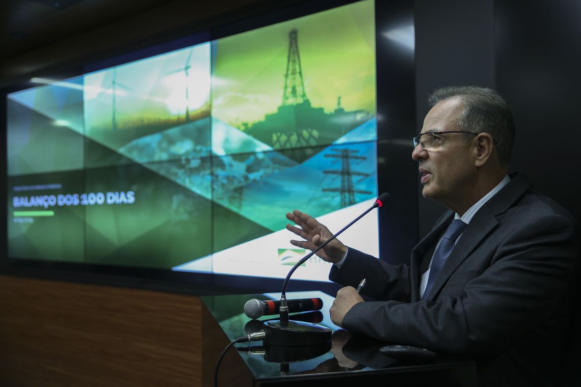 José Cruz/Agência Brasil O ministro de Minas e Energia, Bento Albuquerque, fala sobre as ações desenvolvidas pela pasta nos primeiros 100 dias de governo.