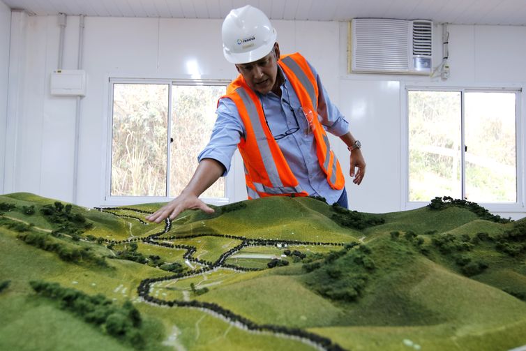  Canteiro de obras do reassentamento de Paracatu de Baixo. 