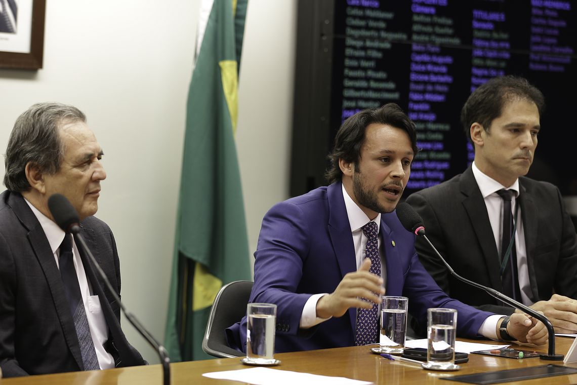 Fabio Rodrigues Pozzebom/Agência Brasil Deputado Mario Negromonte Junior e o Senador Waldemir Moka, são eleitos presidente e relator da CMO, respectivamente.