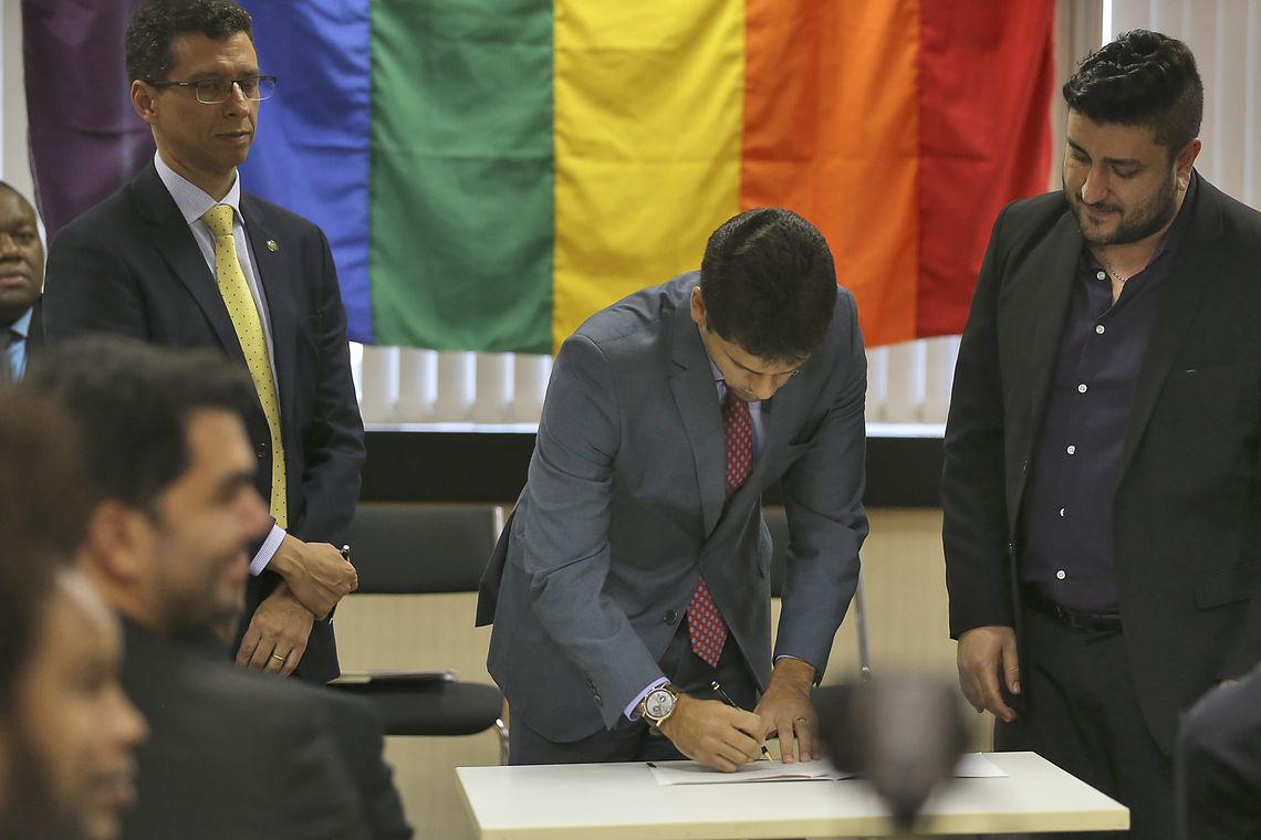 Valter Campanato/Agência Brasil O secretário-executivo do Ministério dos Direitos Humanos, Engels Augusto Muniz, participa do lançamento do Pacto Nacional de Enfrentamento à LGBTfobia.