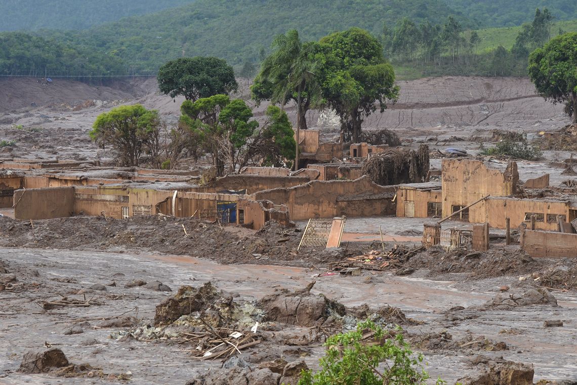 Antonio Cruz/ Agência Brasil Mariana (MG) - Distrito de Bento Rodrigues, em Mariana (MG), atingido pelo rompimento de duas barragens de rejeitos da mineradora Samarco (Antonio Cruz/Agência Brasil)