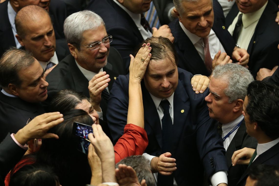 Fabio Rodrigues Pozzebom/Agência Brasil Brasília - O deputado Rodrigo Maia (DEM-RJ) foi eleito presidente da Câmara dos Deputados, com 285 votos. (Fabio Rodrigues Pozzebom/Agência Brasil)