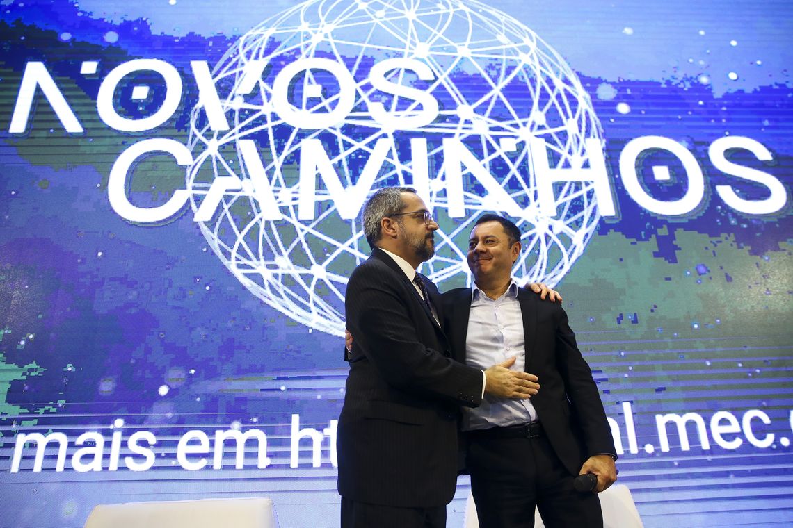 Marcelo Camargo/Agência Brasil O ministro da Educação, Abraham Weintraub, e o secretário de Educação Profissional e Tecnológica, Ariosto Culau, durante lançamento do Programa Novos Caminhos.