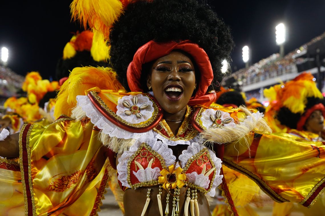 Tânia Rêgo; Agência Brasil Rio de Janeiro - Desfile da União da Ilha no segundo dia de apresentações do Grupo Especial das Escolas de Samba do Rio, na Sapucaí (Tânia Rêgo/Agência Brasil)