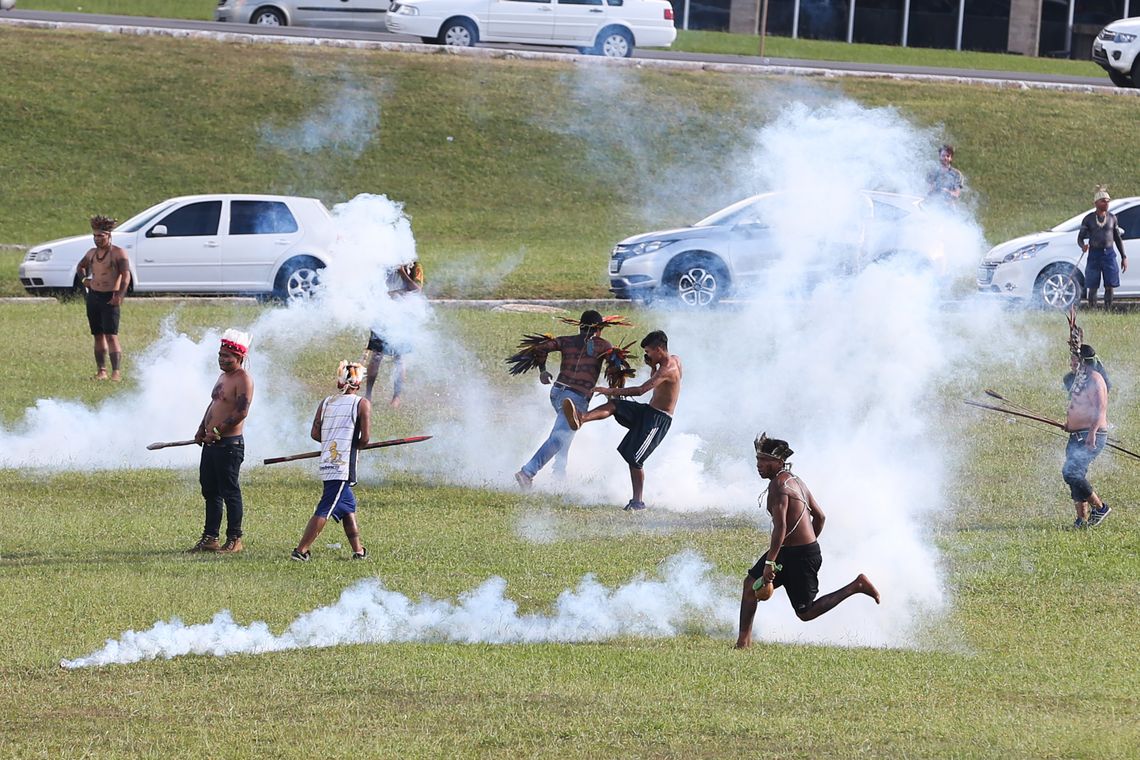 Wilson Dias/Agência Brasil Brasília - Índios fazem manifestação na Esplanada dos Ministérios (Wilson Dias/Agência Brasil)