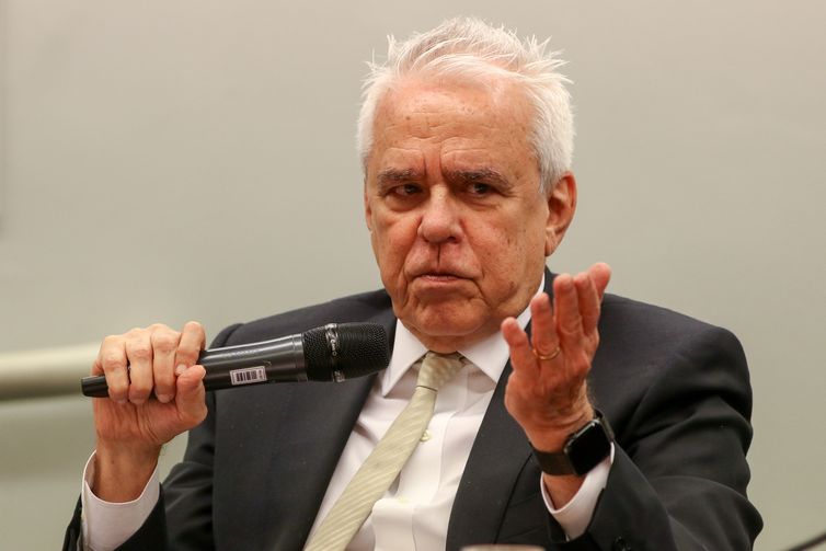 O presidente da Petrobras, Roberto Castello Branco, participa de  audiência pública na Comissão de Fiscalização Financeira e Controle da Câmara dos Deputados