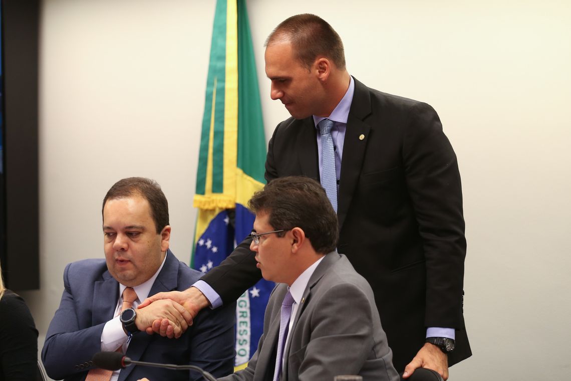 Fabio Rodrigues Pozzebom/ Agencia Brasil Brasília - O Conselho de Ética da Câmara arquivou duas representações (12/17 e 13/17) contra o deputado Eduardo Bolsonaro (PSC-SP) por quebra do decoro (Fabio Rodrigues Pozzebom/ Agencia Brasil)