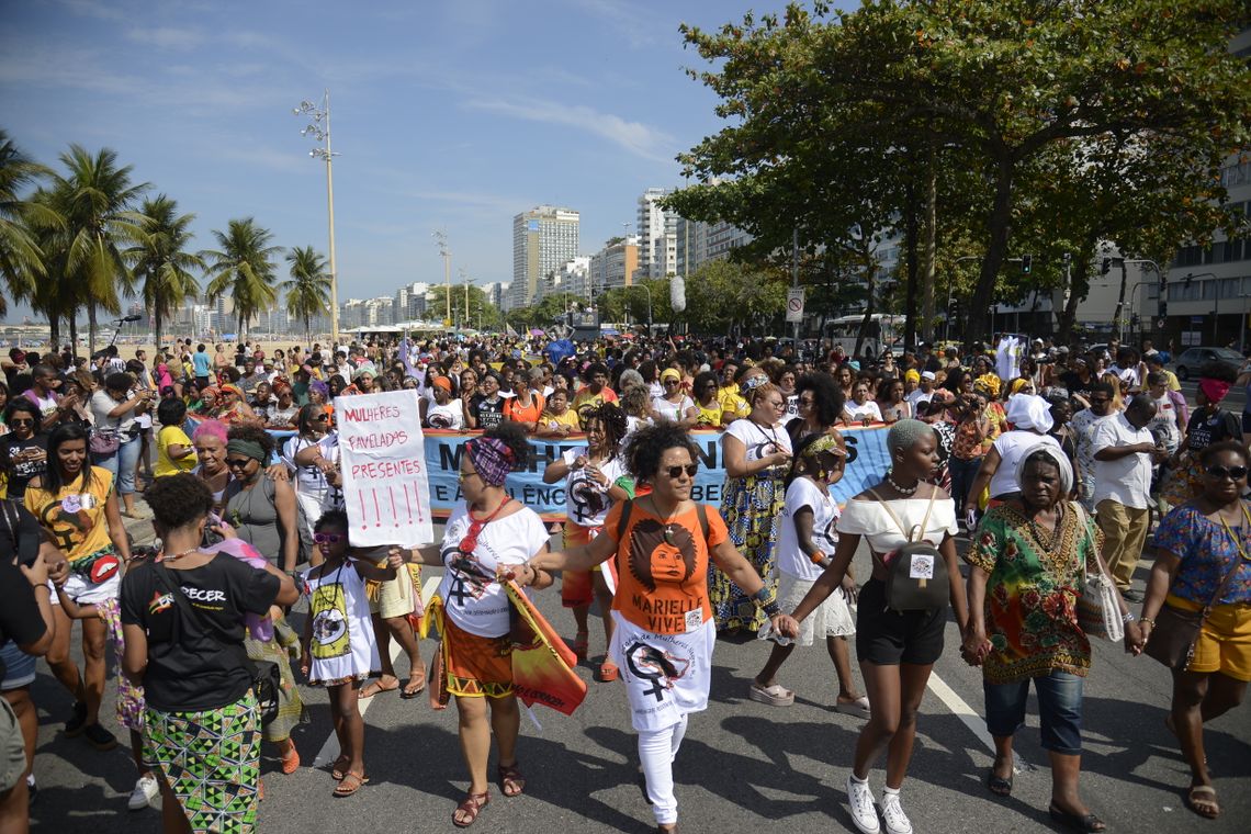 Tomaz Silva/Agência Brasil Quarta Marcha das Mulheres Negras em Copacabana, no Rio de Janeiro, protesta contra a violência que atinge as mulheres negras em todo o país.