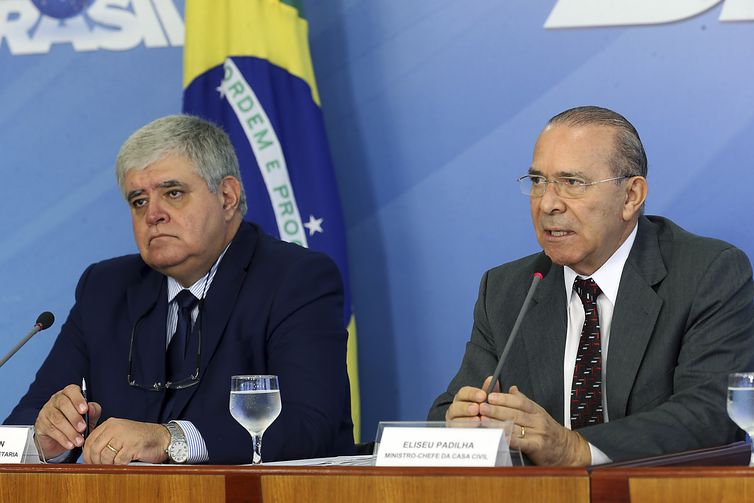 Os ministros da Secretaria de Governo, Carlos Marun, da Casa Civil, Eliseu Padilha, durante coletiva no PalÃ¡cio do Planalto.â€‹