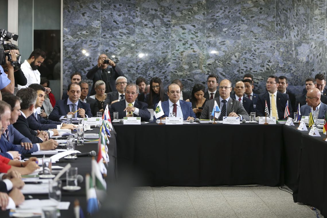 José Cruz/Agência Brasil O ministro da Economia, Paulo Guedes, participa da reunião extraordinária no Fórum de Governadores.