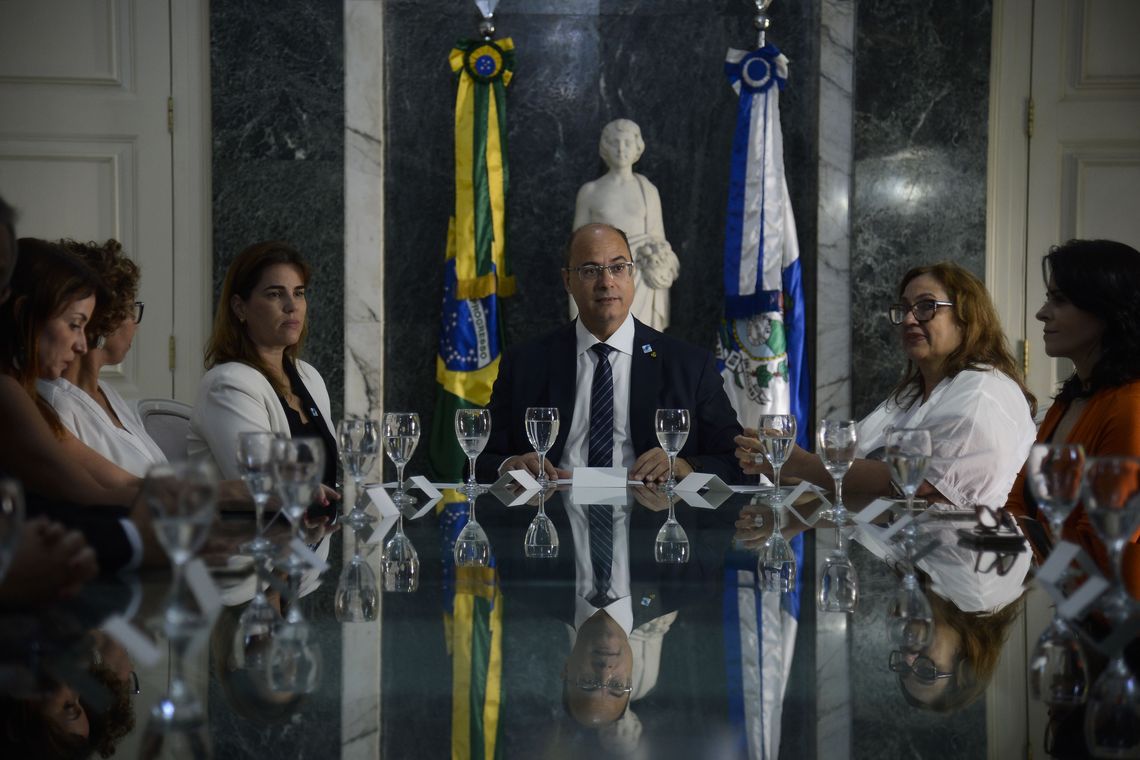 Tânia Rêgo/Agência Brasil O governador do Rio, Wilson Witzel, cria a coordenação de desaparecidos da secretaria de Desenvolvimento Social e Direitos Humanos, que será comandada pela mãe do lutador de MMA Vitor Belfort, Jovita Belfort.