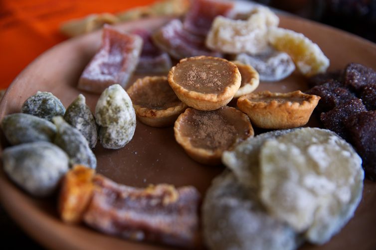 Doces típicos feitos pelas Mulheres Coralinas durante oficina de gastronomia.