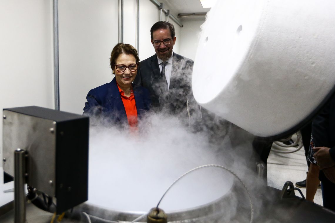 Marcelo Camargo/Agência Brasil A ministra da Agricultura, Pecuária e Abastecimento, Tereza Cristina, visita a Embrapa Recursos Genéticos e Biotecnologia, em Brasília.