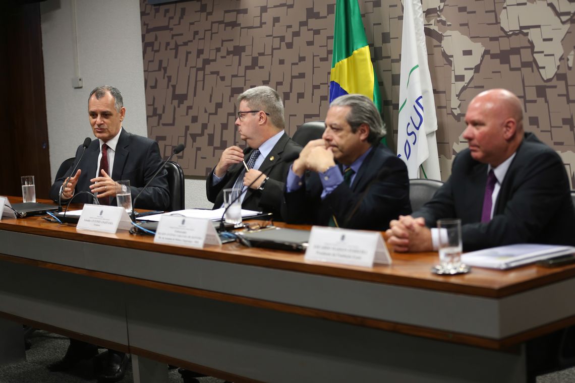 Fabio Rodrigues Pozzebom/Agência Brasil Brasília - CRE do Senado debate O Brasil e a Ordem Internacional: estender pontes ou erguer barreiras? com o tema o aumento da insegurança internacional: desafios e oportunidades (Fabio Rodrigues Pozzebom/Agência Brasil)