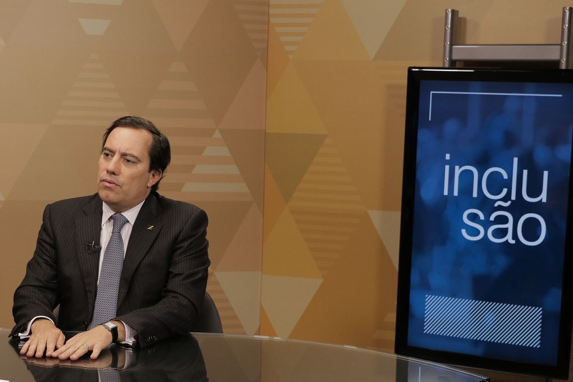O presidente da Caixa Econômica Federal, Pedro Guimarães, grava o programa Em Pauta da TV Brasil.