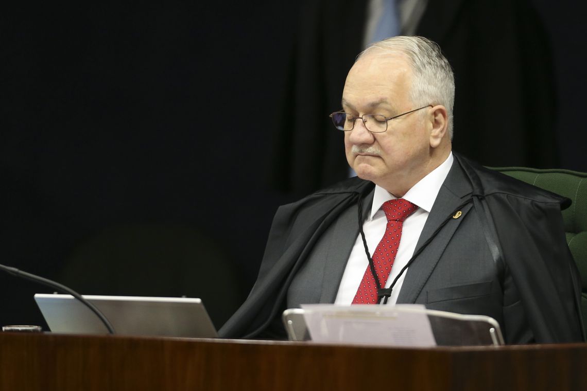 O ministro do STF, Edson Fachin durante o julgamento dos processos contra JosÃ© Serra e AÃ©cio Neves.