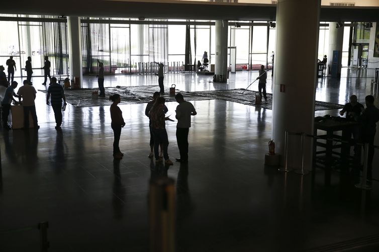 A cerimônia de posse do presidente Jair Bolsonaro no Congresso Nacional vai envolver um grande contingente dos servidores do Senado Federal e da Câmara dos Deputados,que fazem ultimos ajustes para cerimonia. 