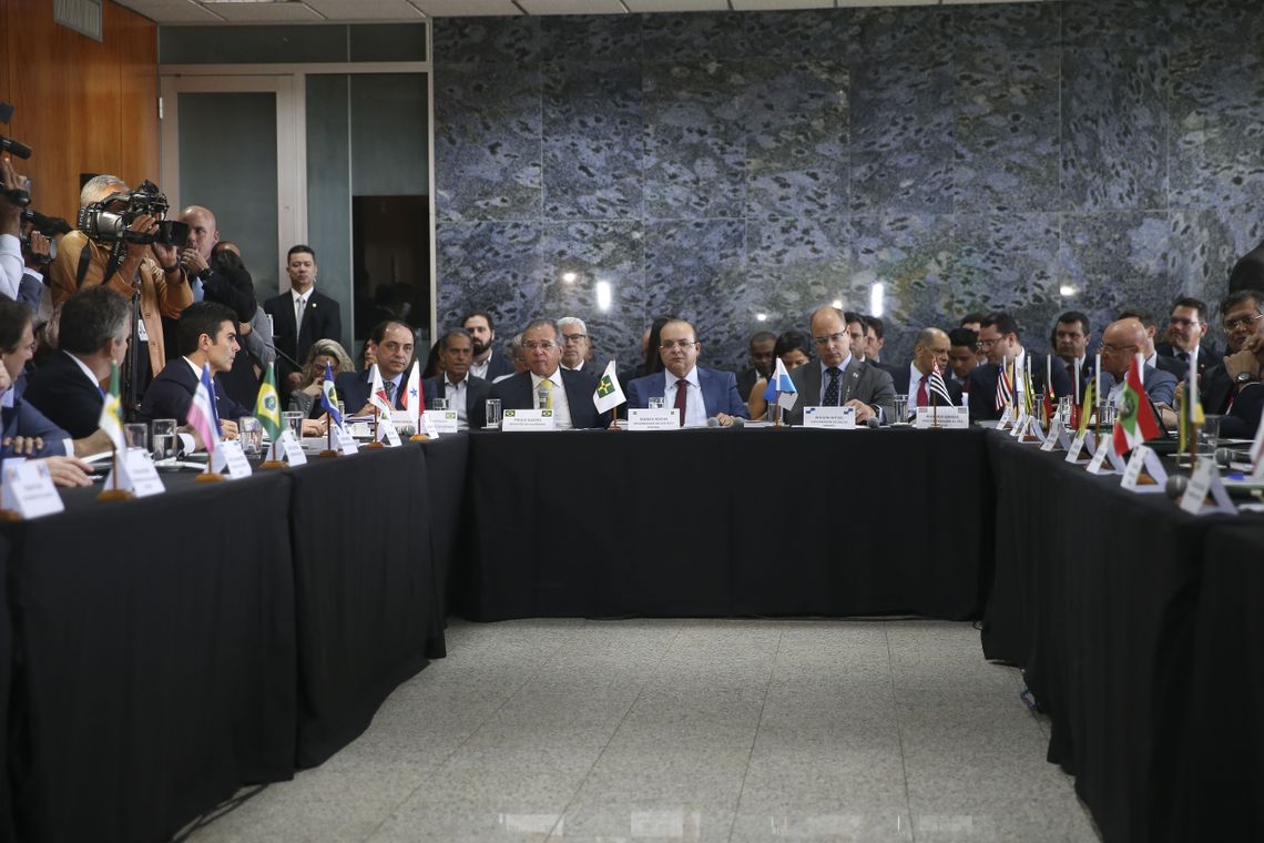 José Cruz/Agência Brasil O ministro da Economia, Paulo Guedes, participa da reunião extraordinária no Fórum de Governadores.