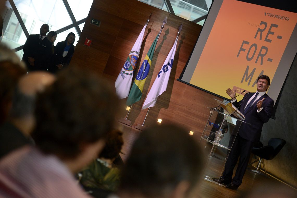 Tânia Rêgo/Agência Brasil O vice-presidente do Supremo Tribunal Federal (STF), Luiz Fux, participa do seminário Reforma da Previdência - uma Reflexão Necessária, no Centro Cultural da FGV, no Rio de Janeiro.