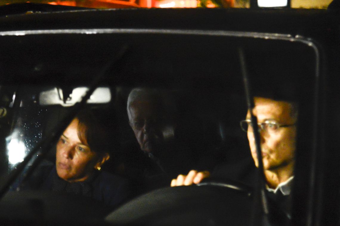 Tomaz Silva/Agência Brasil O ex-ministro Moreira Franco chega na Superintendência Regional da Polícia Federal, no Rio de Janeiro.