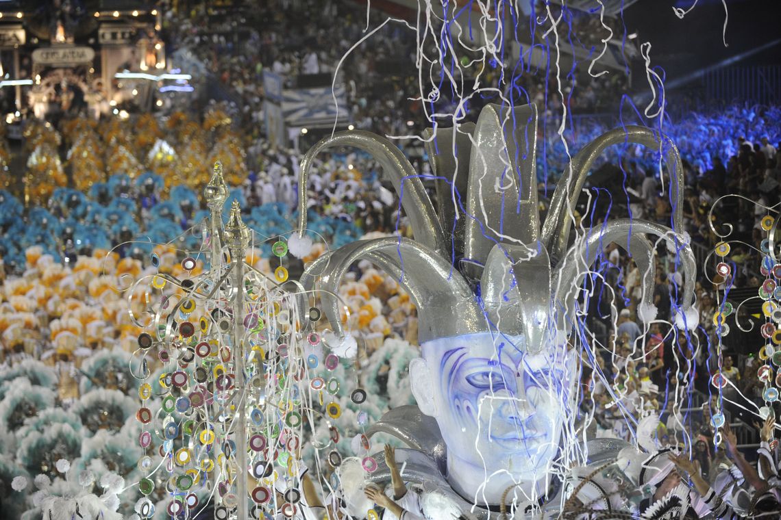 Tania Rego Rio de Janeiro - Escolas de samba do Grupo Especial se apresentam no Sambódromo da Marquês de Sapucaí, no segundo dia de desfiles (Fernando Frazão/Agência Brasil)
