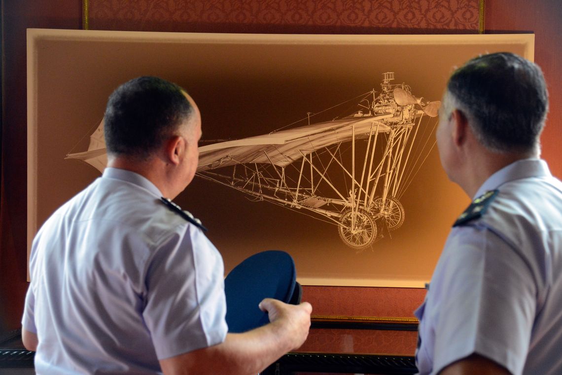 Tânia Rêgo/Agência Brasil Rio de Janeiro - O Centro de Documentação da Aeronáutica apresenta exposição Asas Que Protegem o País – Tributo a Santos Dumont para homenagear os 110 anos do seu primeiro voo (Tânia Rêgo/Agência Brasil)