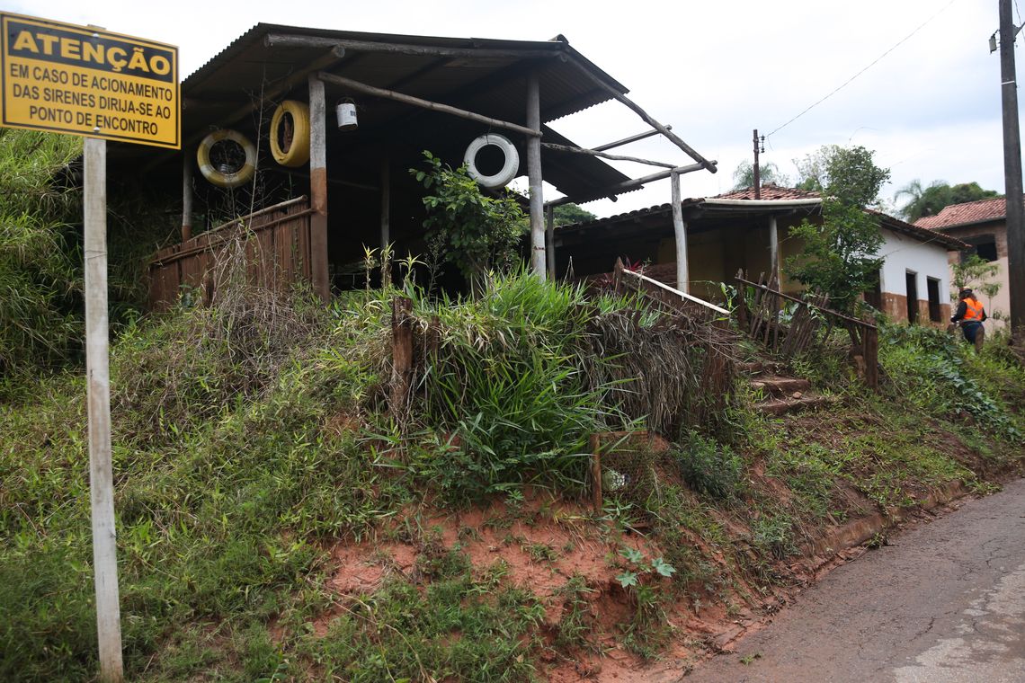 José Cruz/Agência Brasil Mariana (MG) - Ruínas em Bento Rodrigues, distrito de Mariana, dois anos após a tragédia do rompimento da Barragem de Fundão, da mineradora Samarco (José Cruz/Agência Brasil)