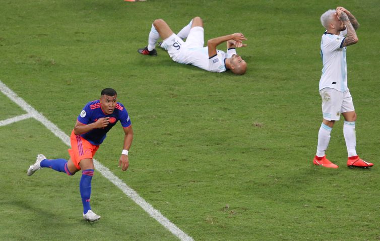 Soccer Football - Copa America Brazil 2019 - Group B - Argentina v Colombia - Arena Fonte Nova, Salvador, Brazil - June 15, 2019 ColombiaÃs Roger Martinez celebrates scoring their first goal REUTERS/Rodolfo Buhrer