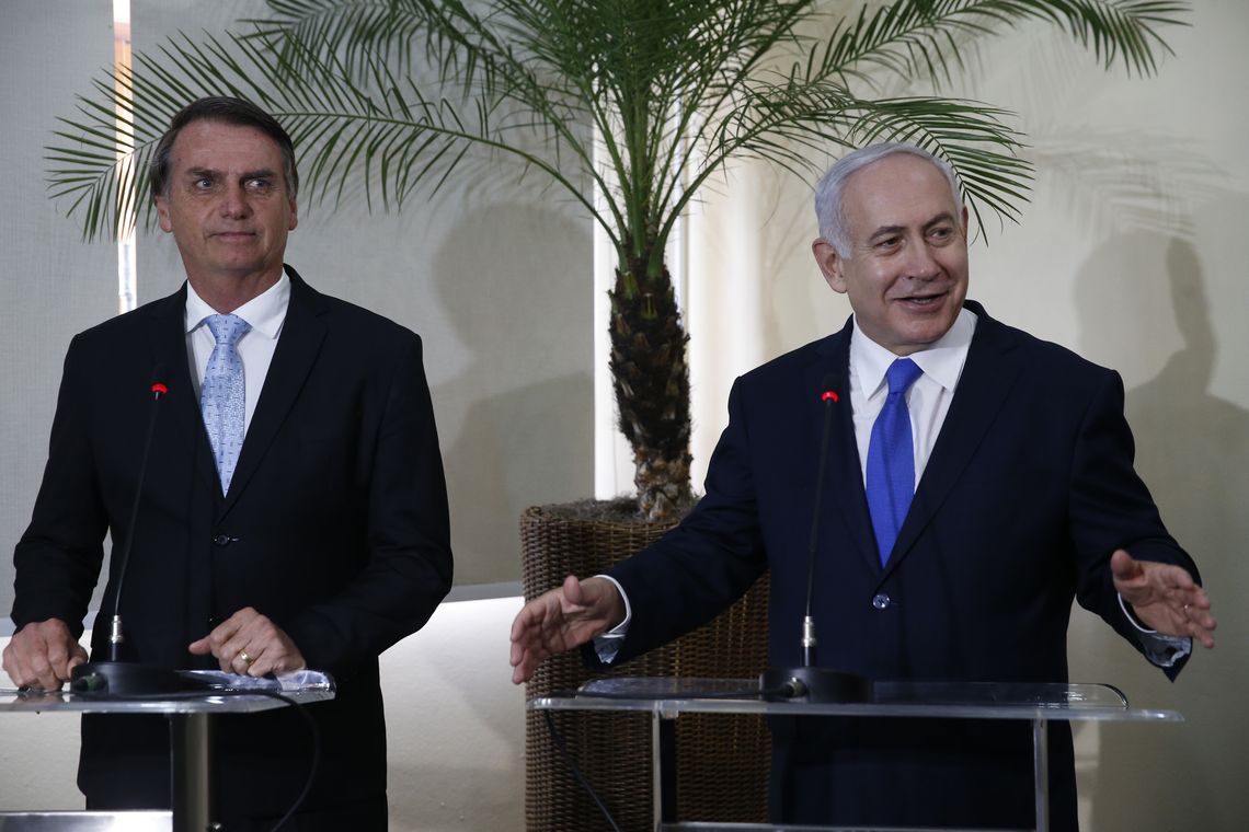 O presidente eleito Jair Bolsonaro recebe a visita do primeiro-ministro de Israel, Benjamin Netanyahu, em Copacabana.