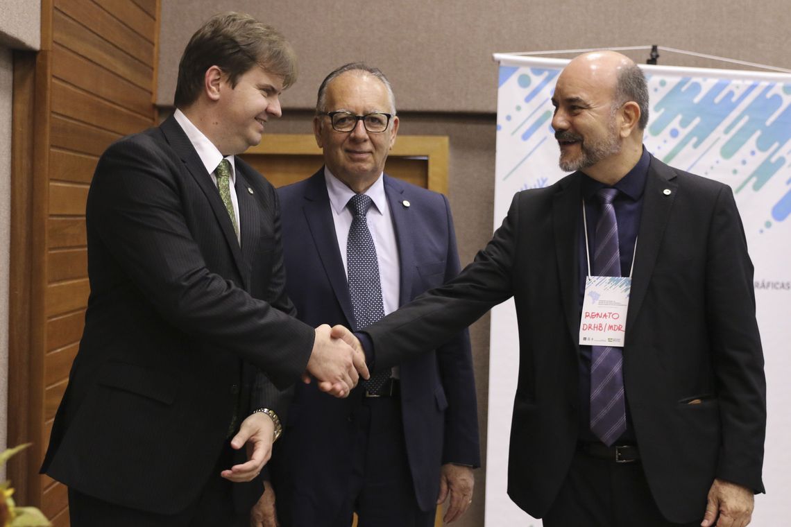 Valter Campanato/Agência Brasil O ministro do Desenvolvimento Regional, Gustavo Canuto, durante abertura do Encontro Nacional de Gestão de Recursos Hídricos e Revitalização de Bacias Hidrográficas, em Brasília.