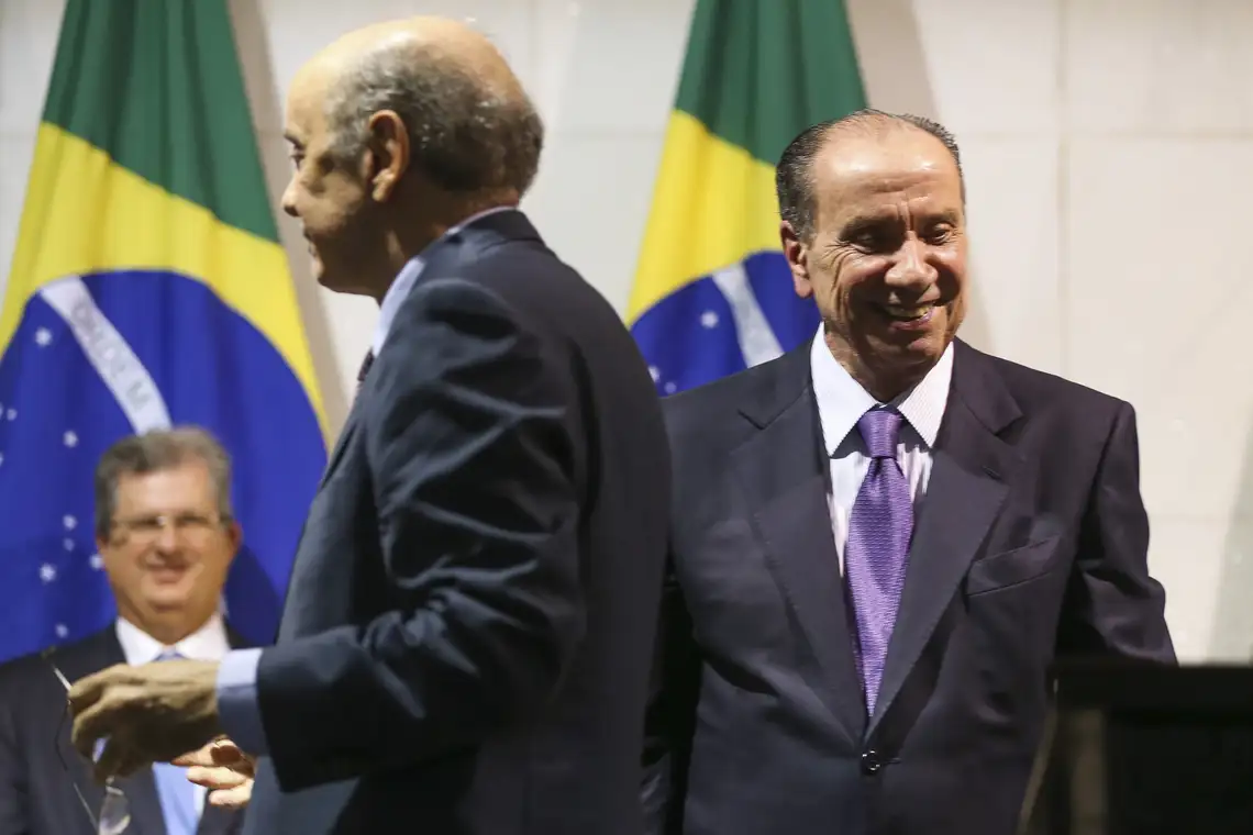 Valter Campanato/Agência Brasil Brasília -O ex-ministro José Serra e o novo ministro das Relações Exteriores, Aloysio Nunes Ferreira, durante a solenidade de transmissão de cargo, no Palácio Itamaraty (Valter Campanato/Agência Brasil)