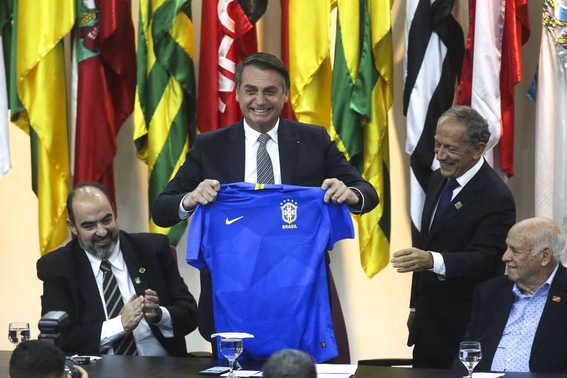 Antonio Cruz/Agência Brasil O presidente Jair Bolsonaro, participa da solenidade comemorativa do Dia Nacional do Futebol, no Ministério da Cidadania.