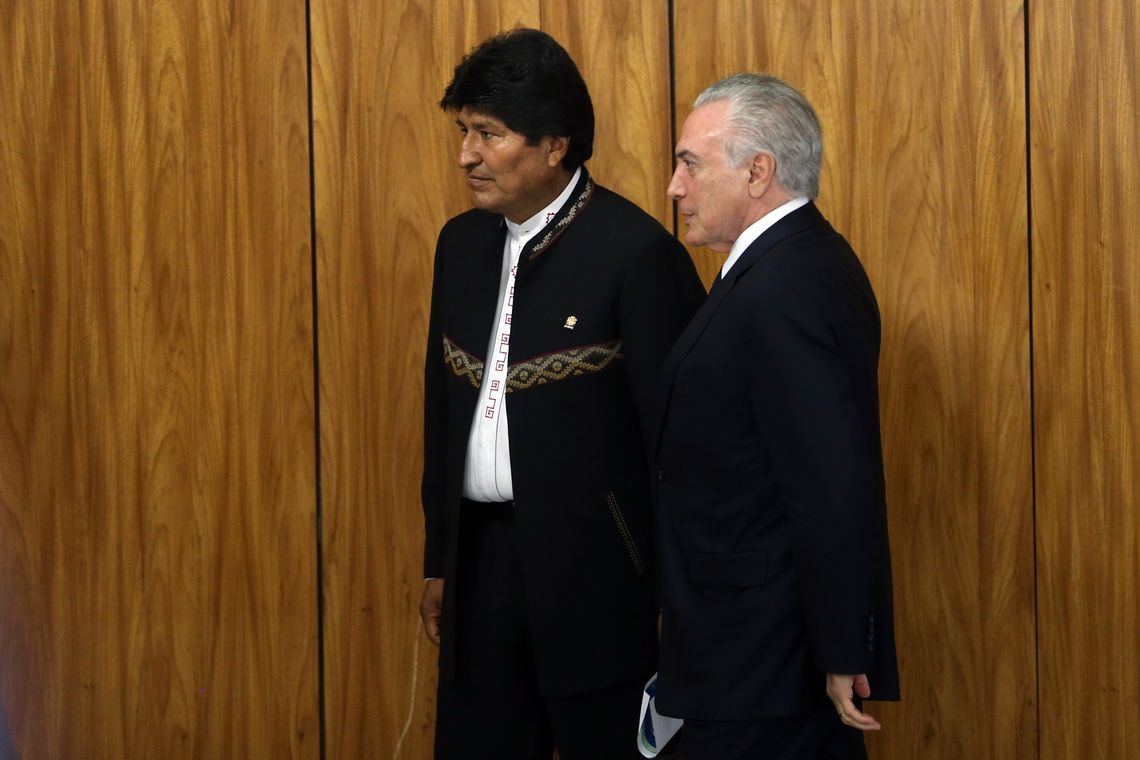 José Cruz/Agência Brasil Brasília - O presidente da Bolívia, Evo Morales, é recebido no Palácio do Planalto pelo presidente Michel Temer (José Cruz/Agência Brasil)