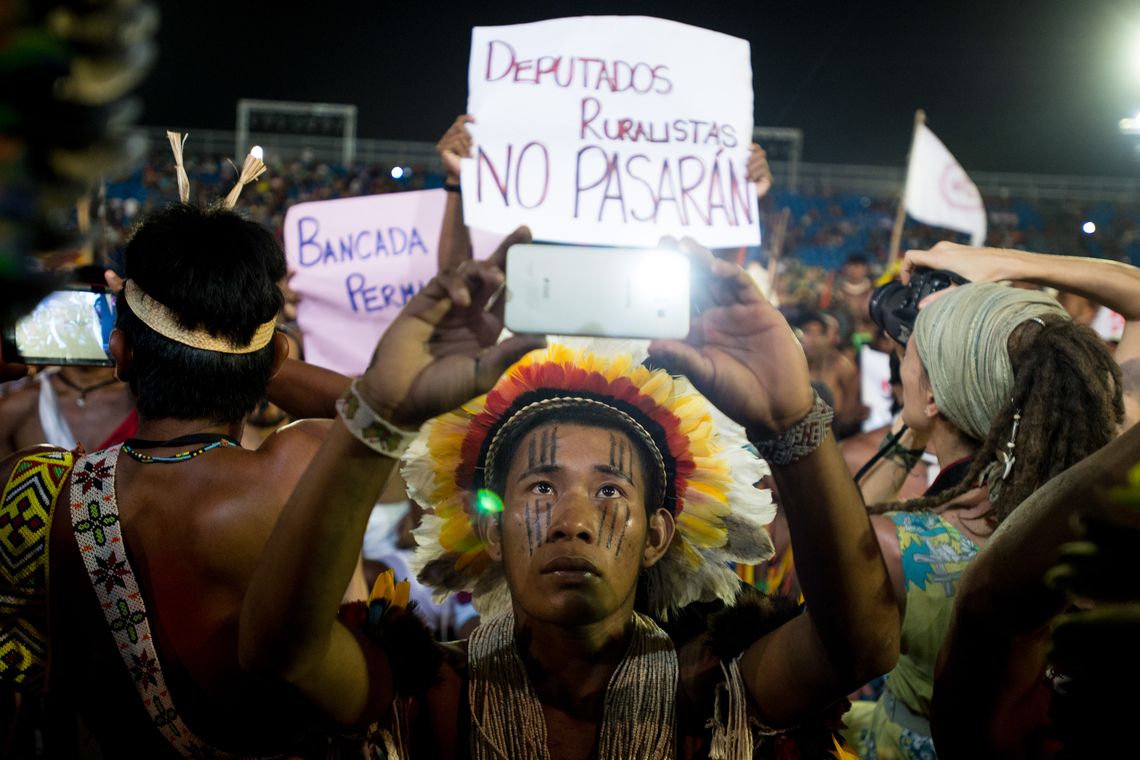 Marcelo Camargo/Agência Brasil Palmas (TO) - Indígenas de diversas etnias interrompem as competições dos Jogos Mundiais dos Povos Indígenas em protesto contra a PEC 215 (Marcelo Camargo/Agência Brasil)