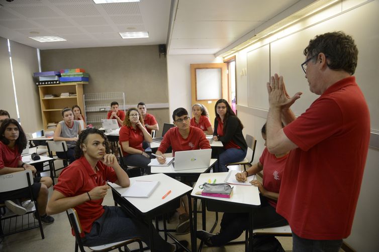 Alunos da Escola Sesc de Ensino Médio durante aula, na Barra da Tijuca, zona oeste do Rio.