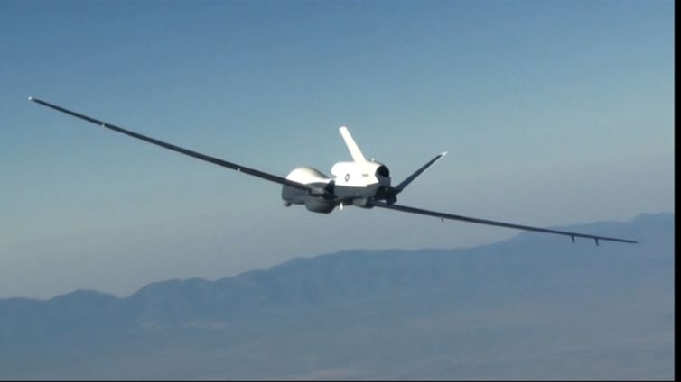 Irã abateu um drone de vigilância dos Estados Unidos segundo informações de autoridades americanas e iranianas.