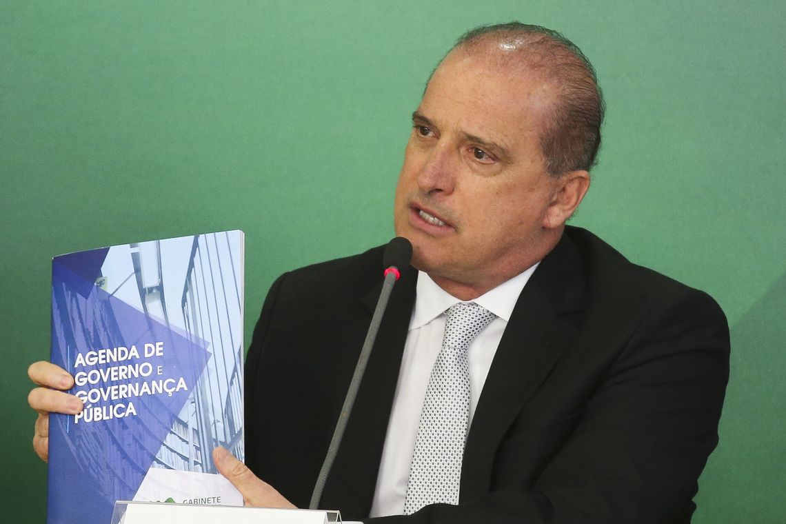 Antonio Cruz/Agência Brasil Após Solenidade de 100 dias do Governo Jair Bolsonaro, o ministro da Casa Civil da Presidência da República, Onyx Lorenzoni fala com a Imprensa.