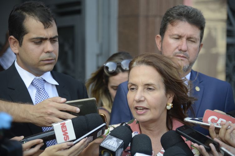 Rio de Janeiro - A presidente da Comissão de Segurança Pública da Alerj, deputada Martha Rocha, fala após reunião com o interventor federal, general Braga Netto (Tomaz Silva/Agência Brasil)