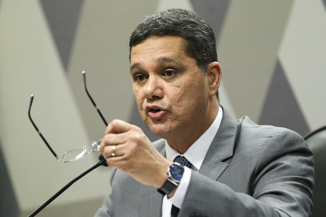 Marcelo Camargo/Agência Brasil Brasília - O senador Ricardo Ferraço faz a leitura do seu relatório sobre a proposta de reforma trabalhista, na Comissão de Assuntos Sociais do Senado (Marcelo Camargo/Agência Brasil)