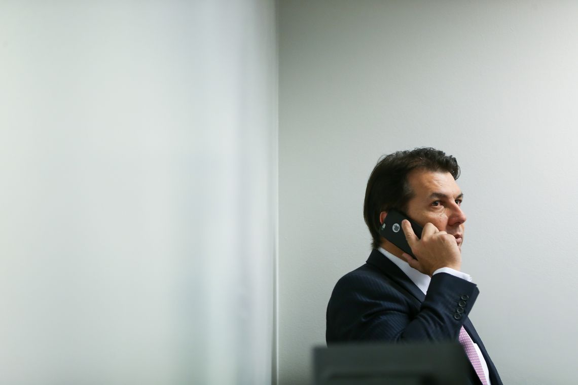 Marcelo Camargo/Agência Brasil Brasília - O deputado Arthur Maia, durante sessão da Comissão Especial que analisa a proposta de emenda à Constituição (PEC) da reforma da Previdência (PEC 287/16) para a leitura do parecer do relator sobre o assunto. (Marcelo Camargo