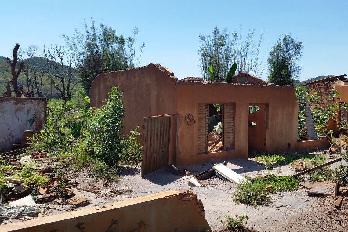 Léo Rodrigues/Agência Brasil Mariana/MG - Ruínas de casas do distrito de Bento Rodrigues, que foi destruído pela lama da Barragem do Fundão (Léo Rodrigues/Agência Brasil)