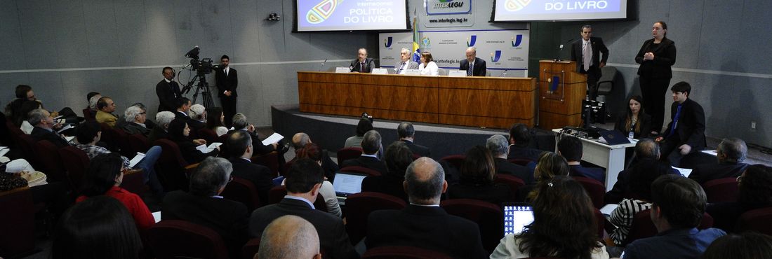 Política Nacional do Livro é debatida em seminário internacional na Câmara dos Deputados Política Nacional do Livro é debatida em seminário internacional na Câmara dos Deputados